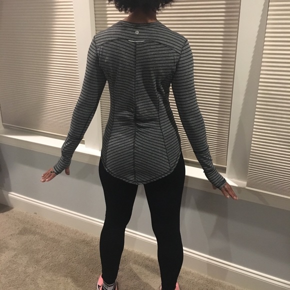 Workout/Exercise top - Picture 3 of 3